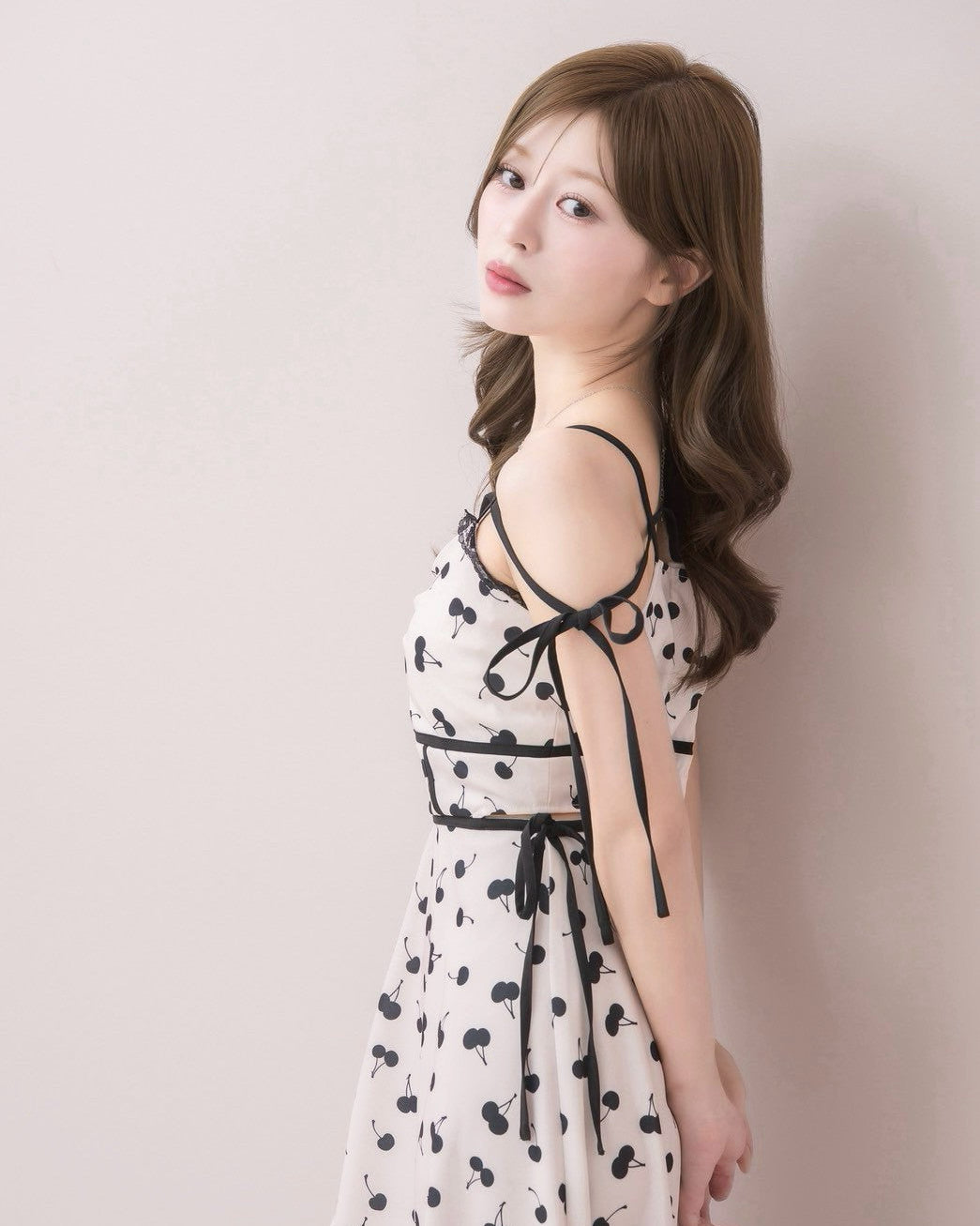 モデル身長：155cm / 着用カラー：アイボリー