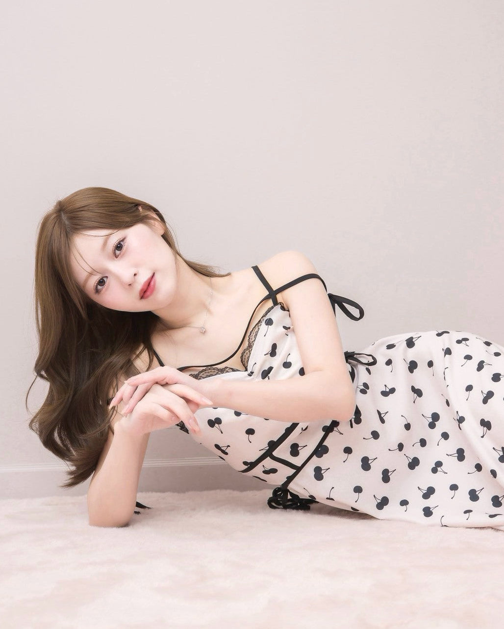 モデル身長：155cm / 着用カラー：アイボリー