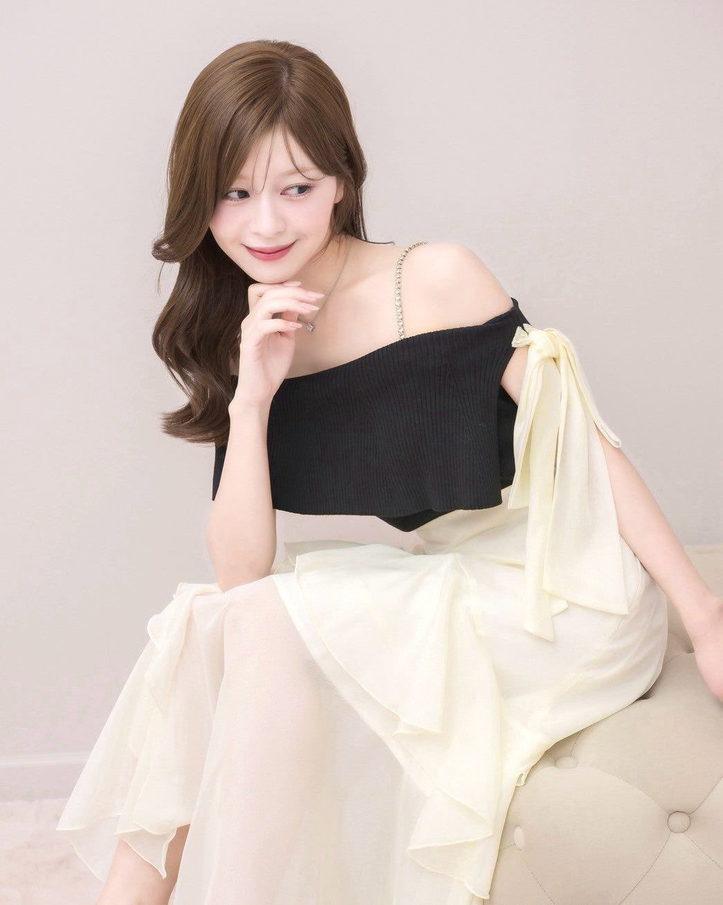 モデル身長：155cm / 着用カラー：ブラック×アイボリー