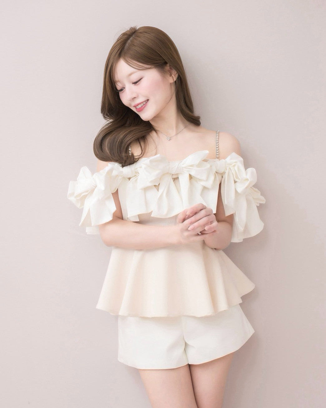 モデル身長：155cm / 着用カラー：アイボリー