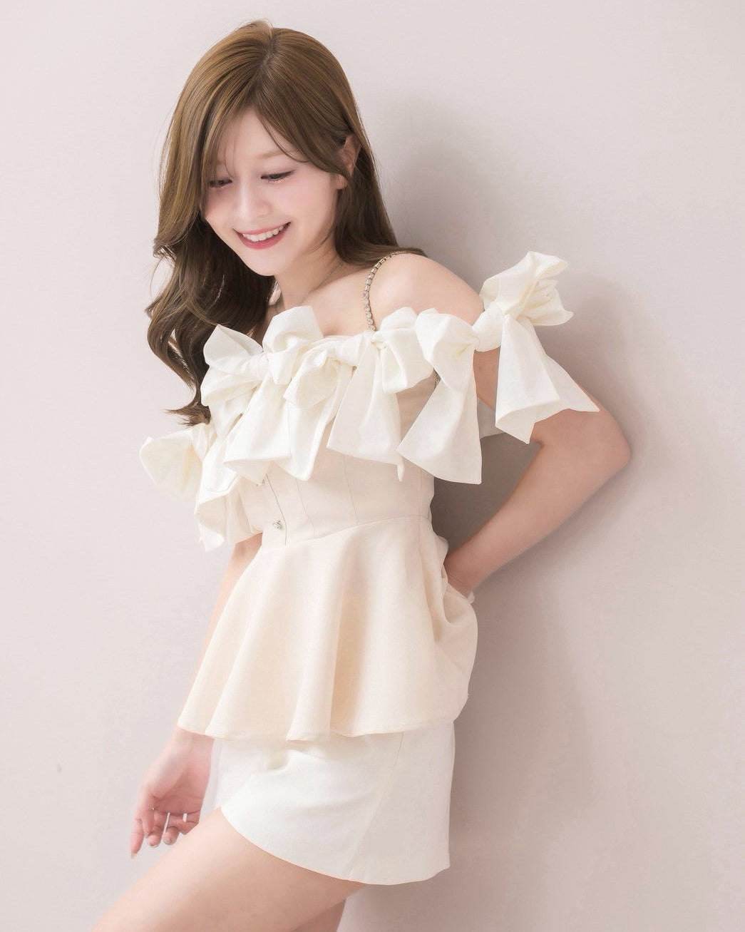 モデル身長：155cm / 着用カラー：アイボリー