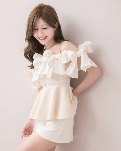 モデル身長：155cm / 着用カラー：アイボリー