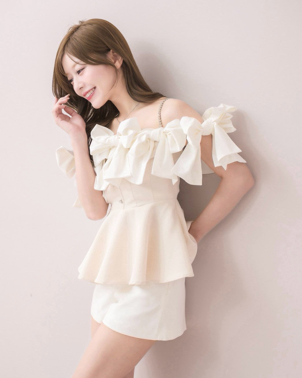 モデル身長：155cm / 着用カラー：アイボリー