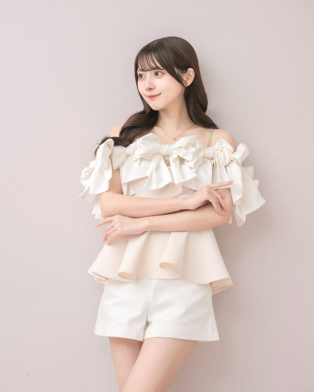 モデル身長：159cm / 着用カラー：アイボリー