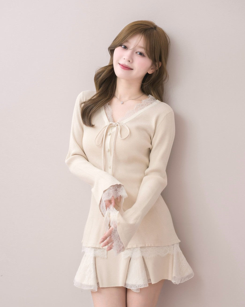 モデル身長：155cm / 着用カラー：ライトベージュ