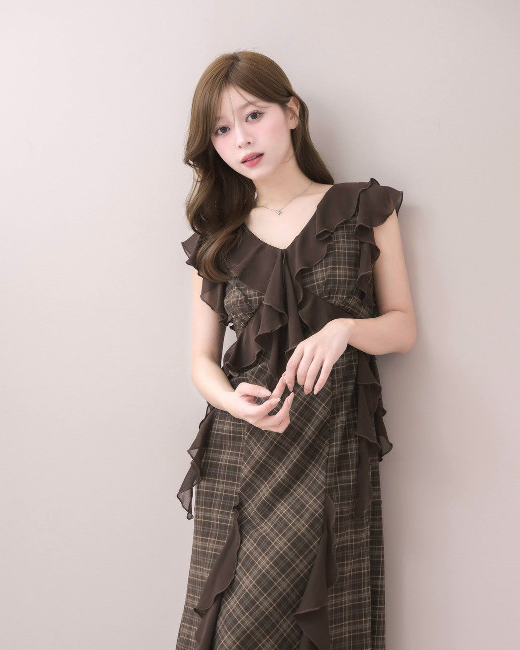モデル身長：155cm / 着用カラー：ブラウンチェック