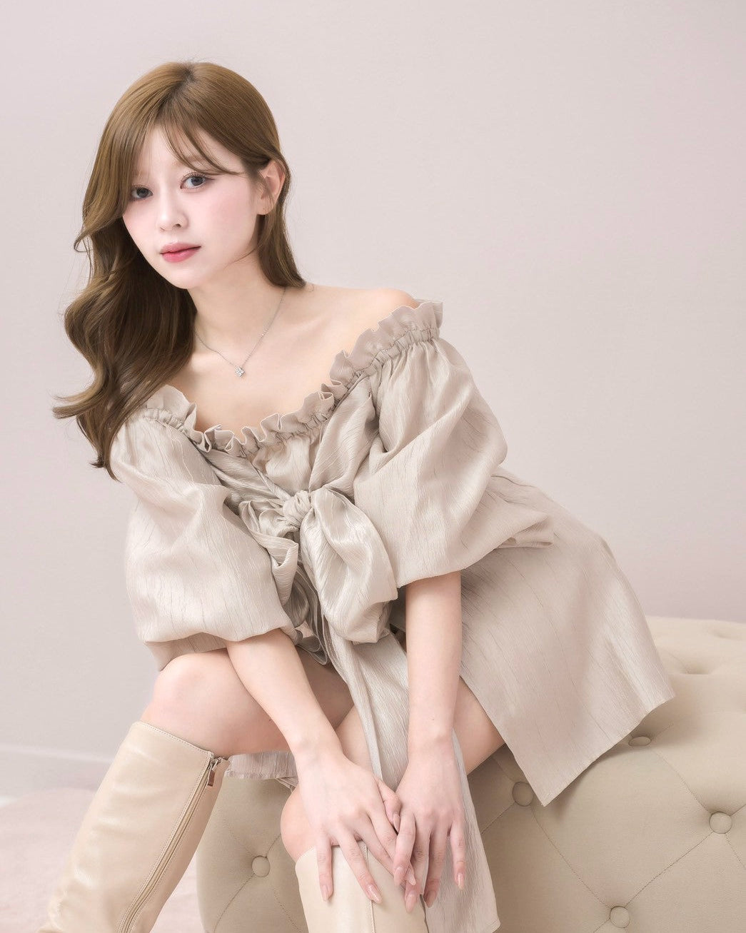 モデル身長：155cm / 着用カラー：ピンクベージュ