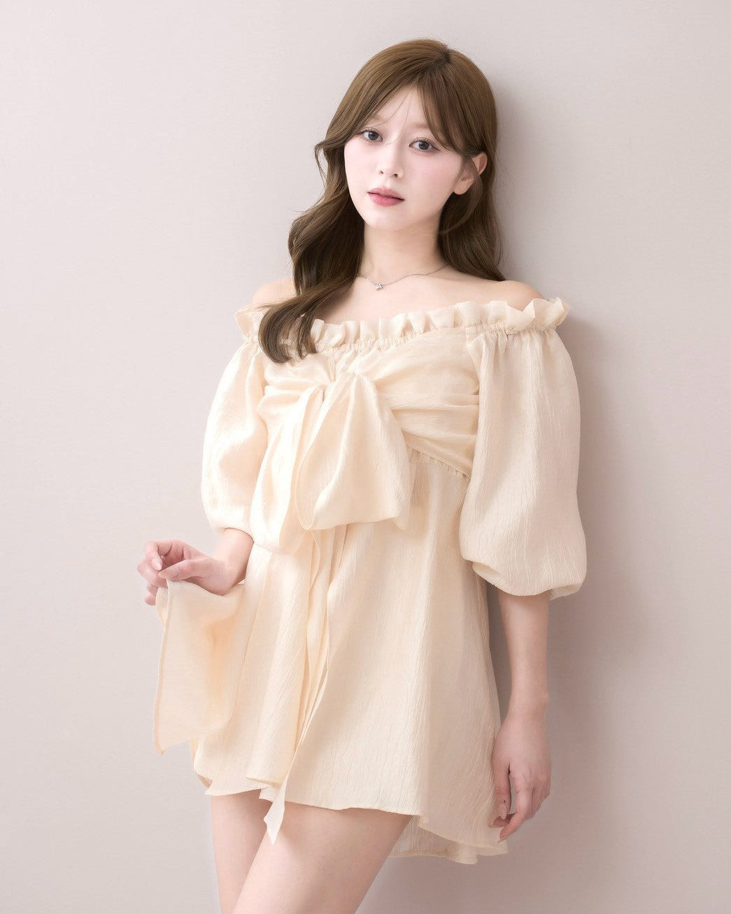 モデル身長：155cm / 着用カラー：アイボリー