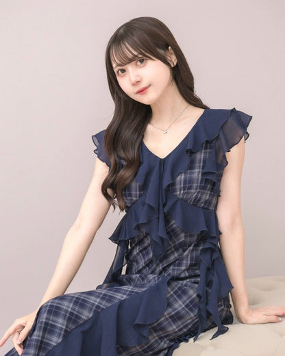 モデル身長：159cm / 着用カラー：ネイビーチェック