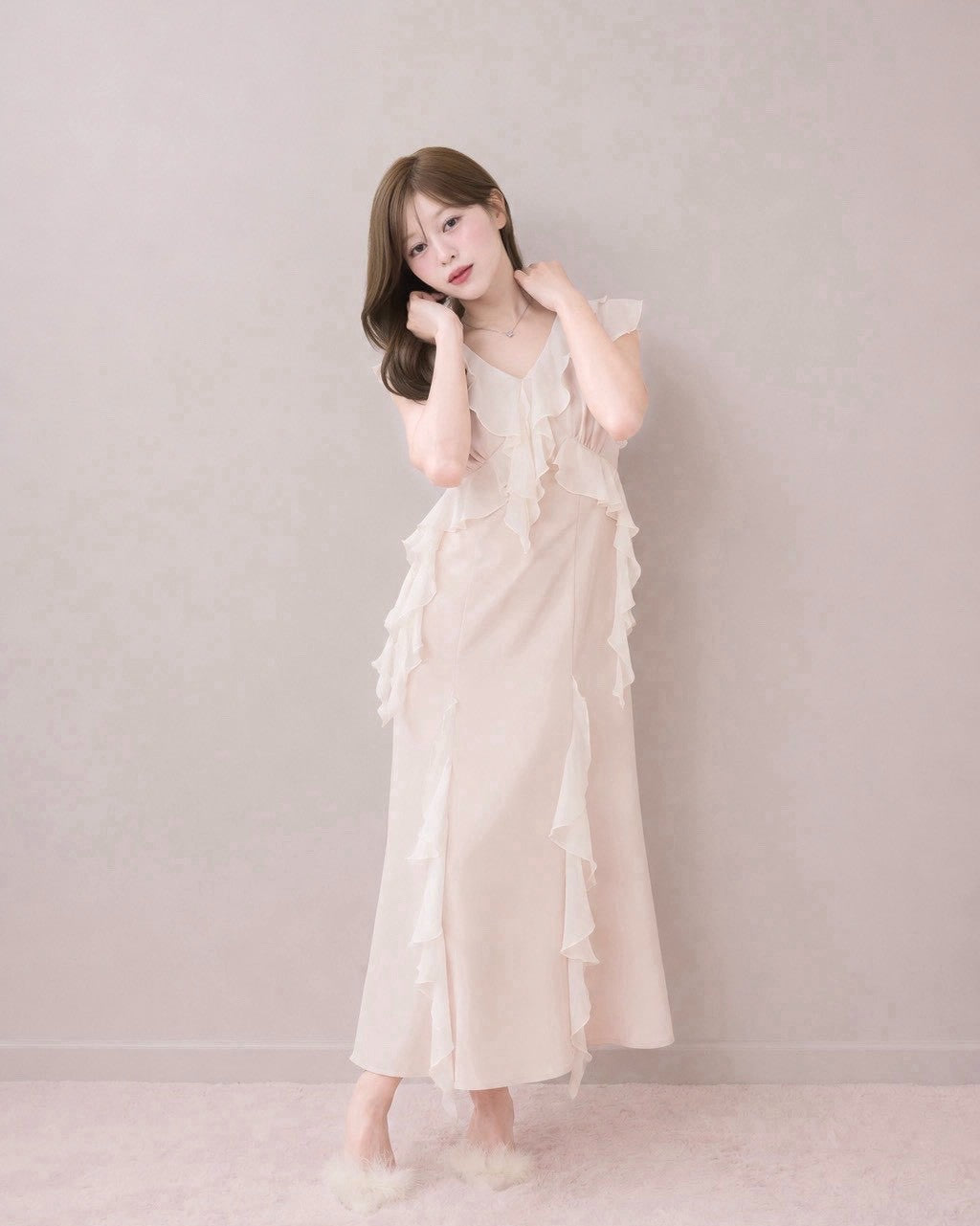 モデル身長：155cm / 着用カラー：ピンクベージュ