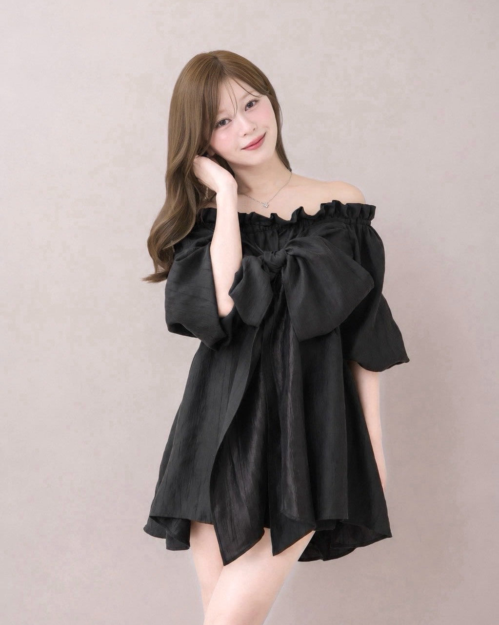 モデル身長：155cm / 着用カラー：ブラック