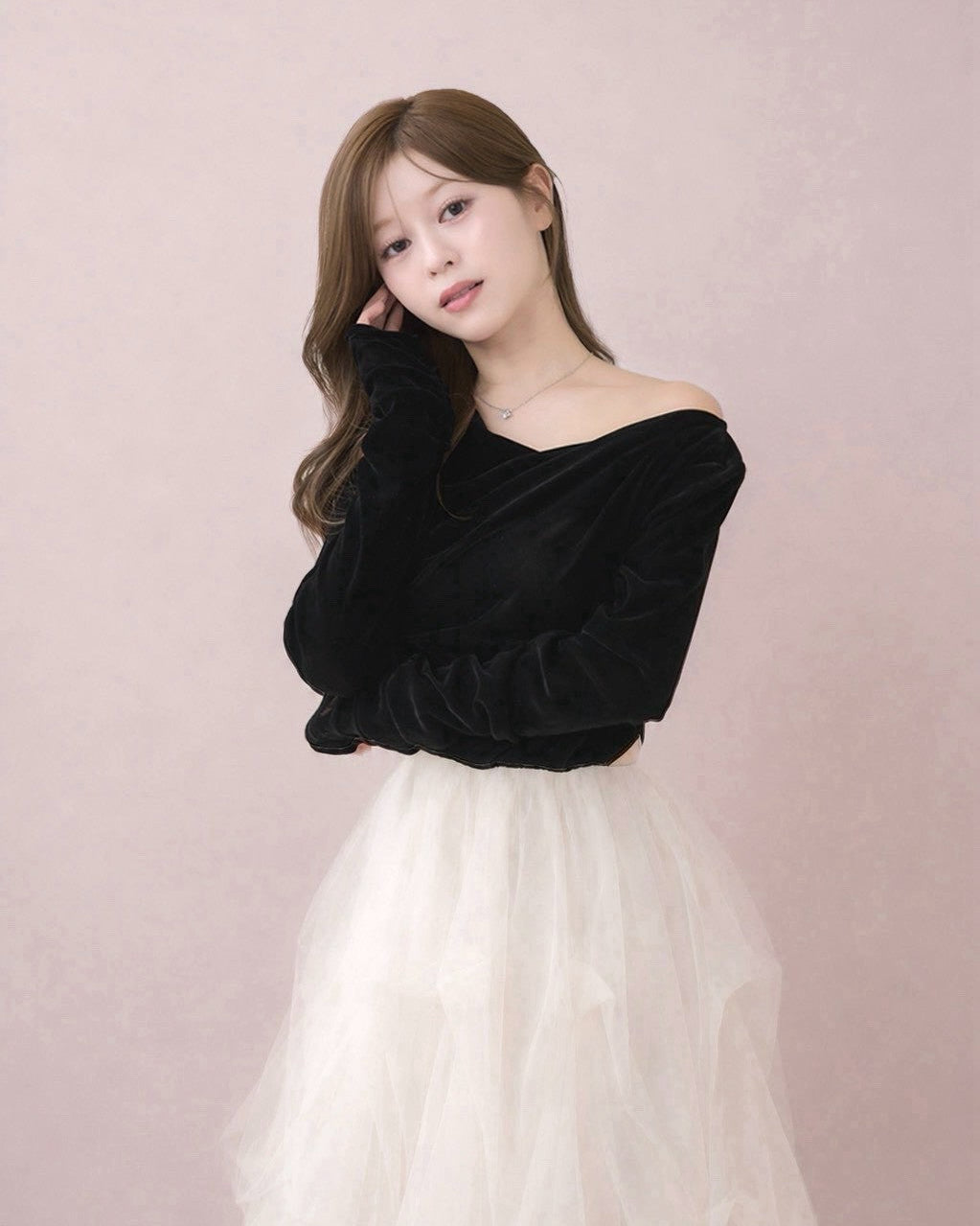 モデル身長：155cm / 着用カラー：ブラック