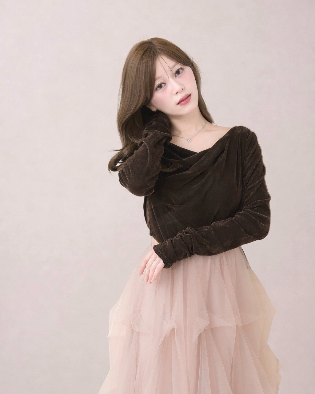 モデル身長：155cm / 着用カラー：ブラウン