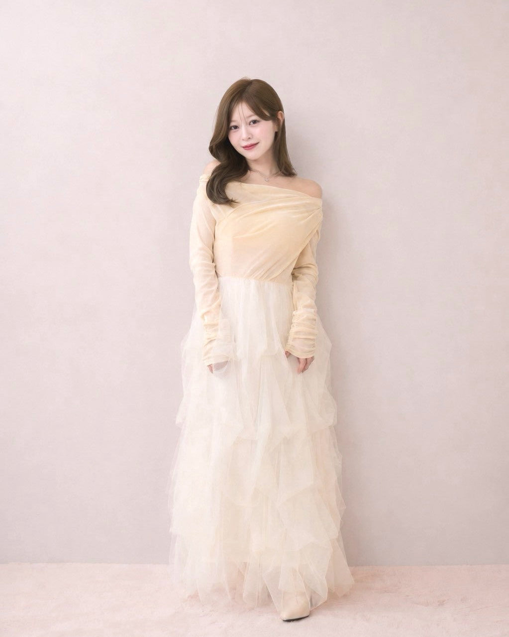 モデル身長：155cm / 着用カラー：アイボリー