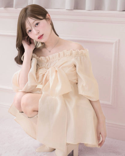 モデル身長：155cm / 着用カラー：アイボリー