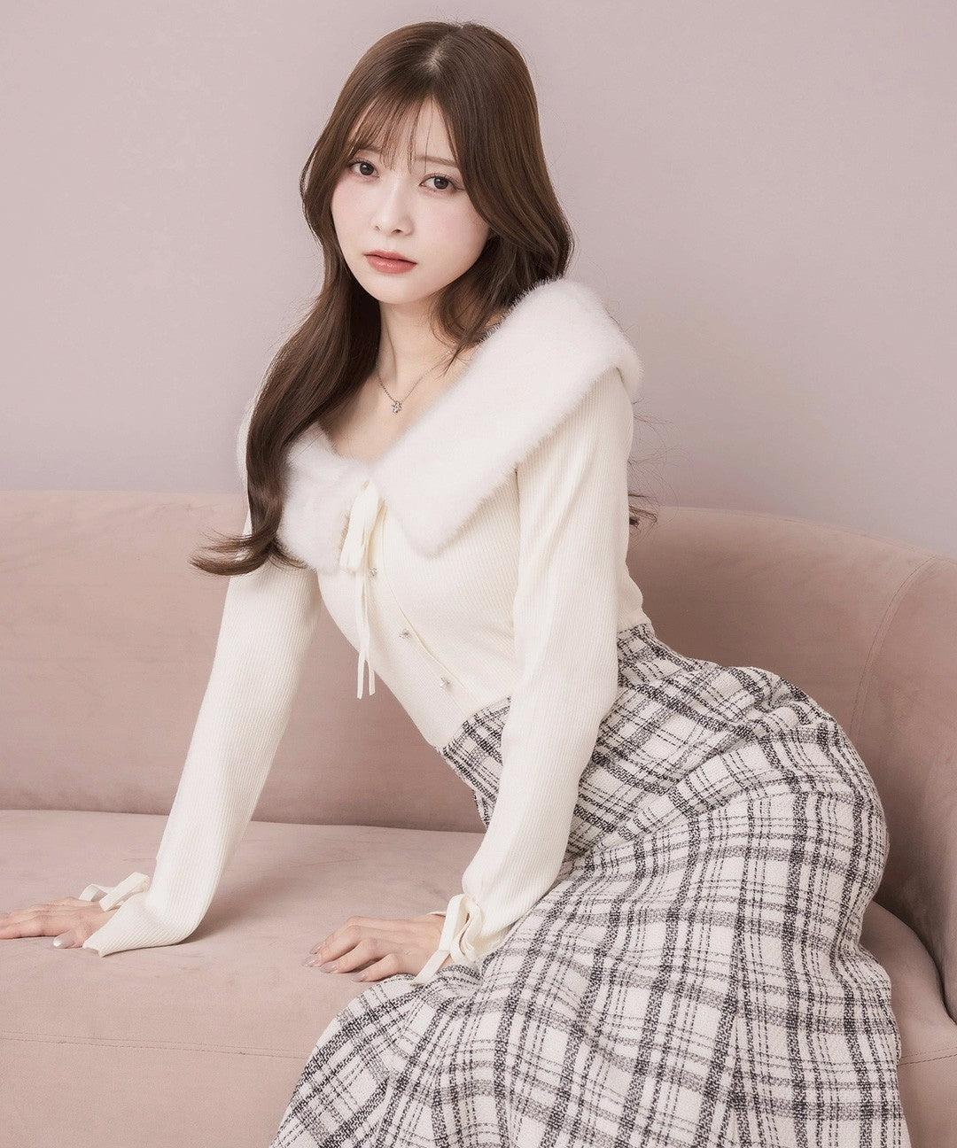 モデル身長：160cm / 着用カラー：アイボリー