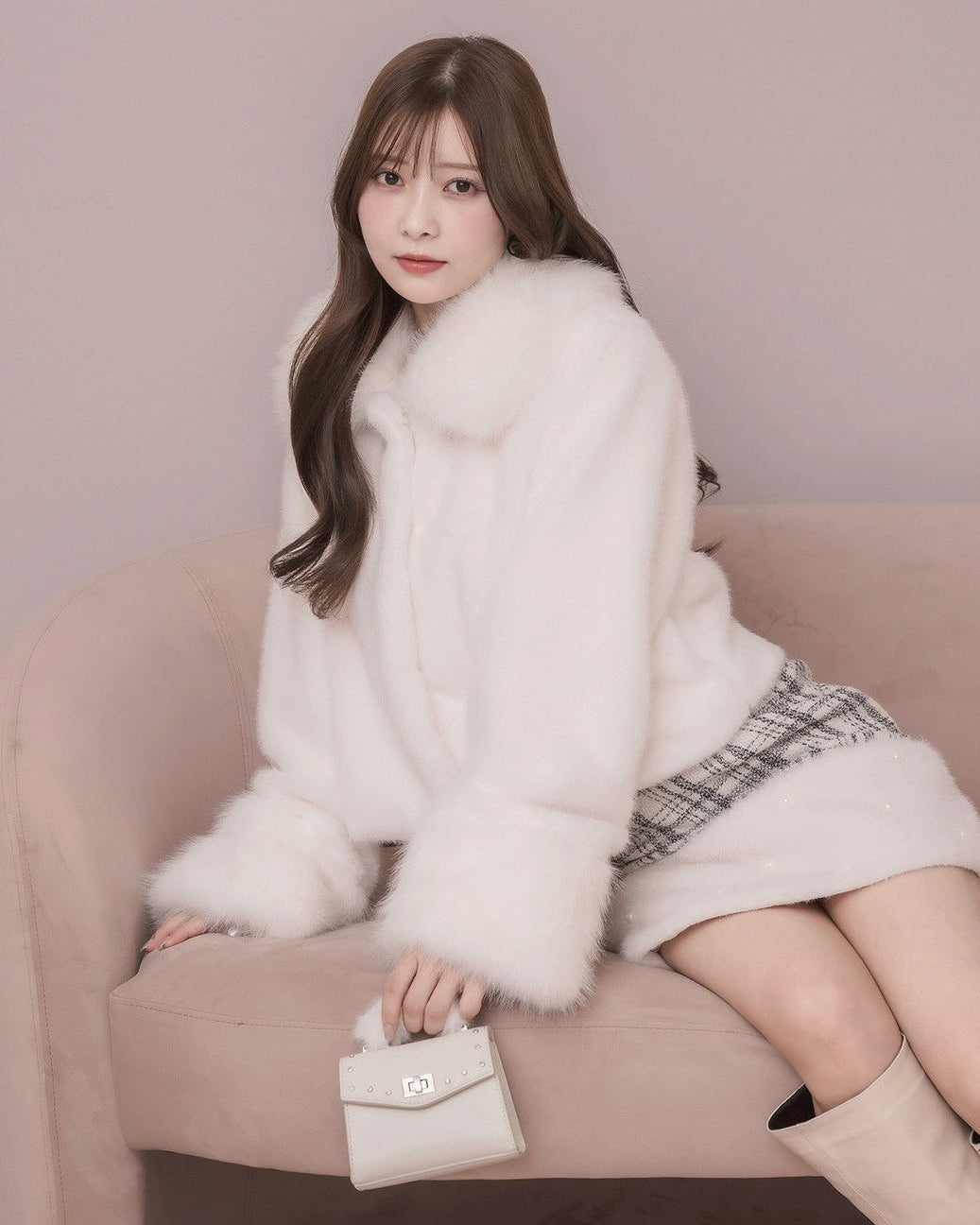 モデル身長：160cm / 着用カラー：アイボリー