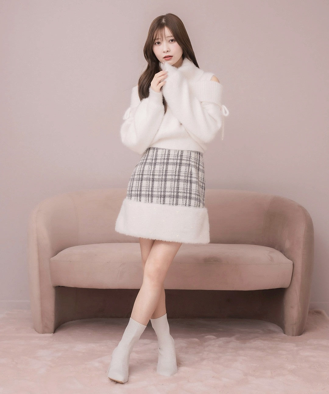 Pearl-embellished fur mini skirt – DOLCELICHE（ドルチェリーチェ）
