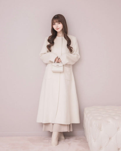 モデル身長：159cm / 着用カラー：アイボリー