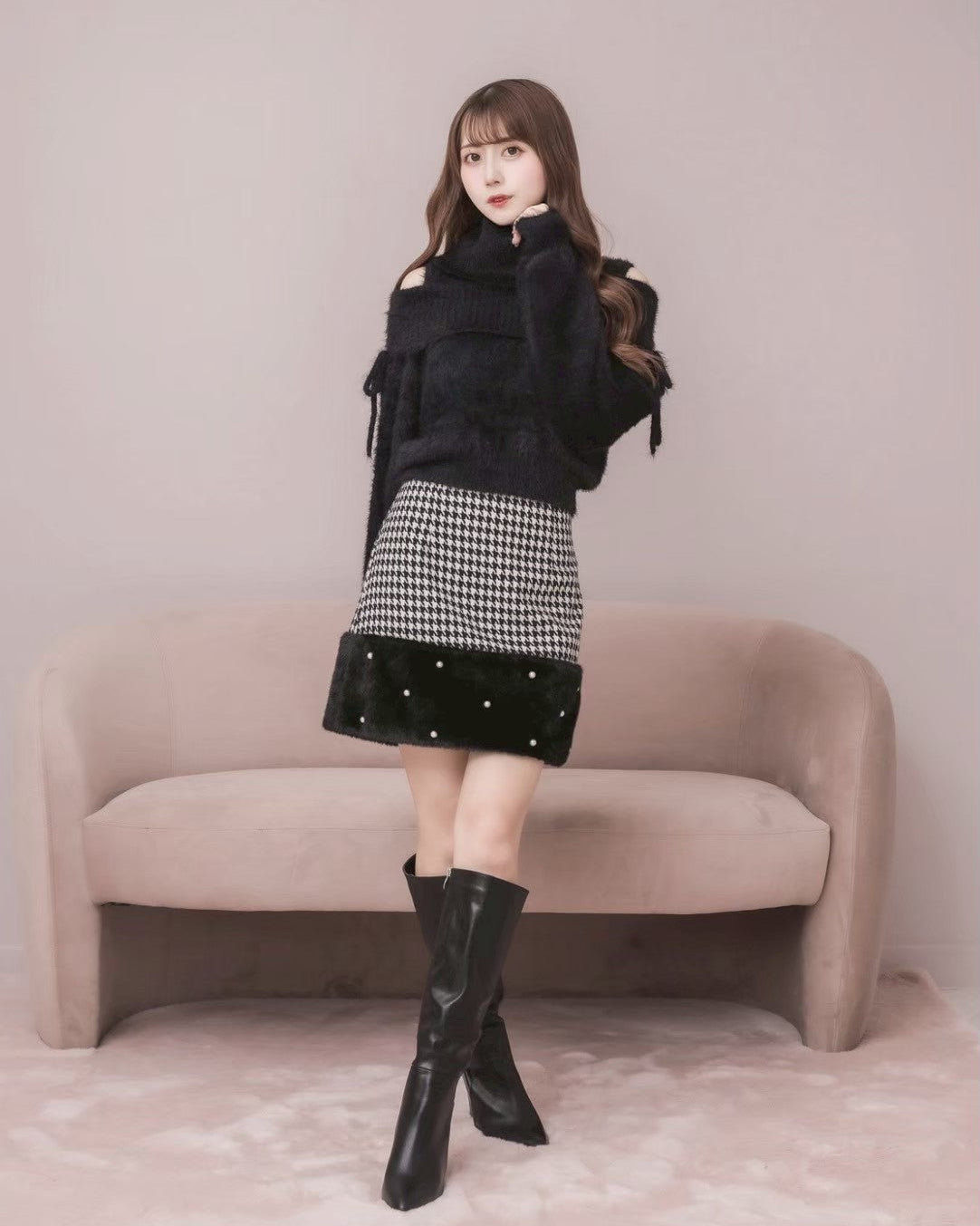 モデル身長：159cm / 着用カラー：ブラック×ホワイト