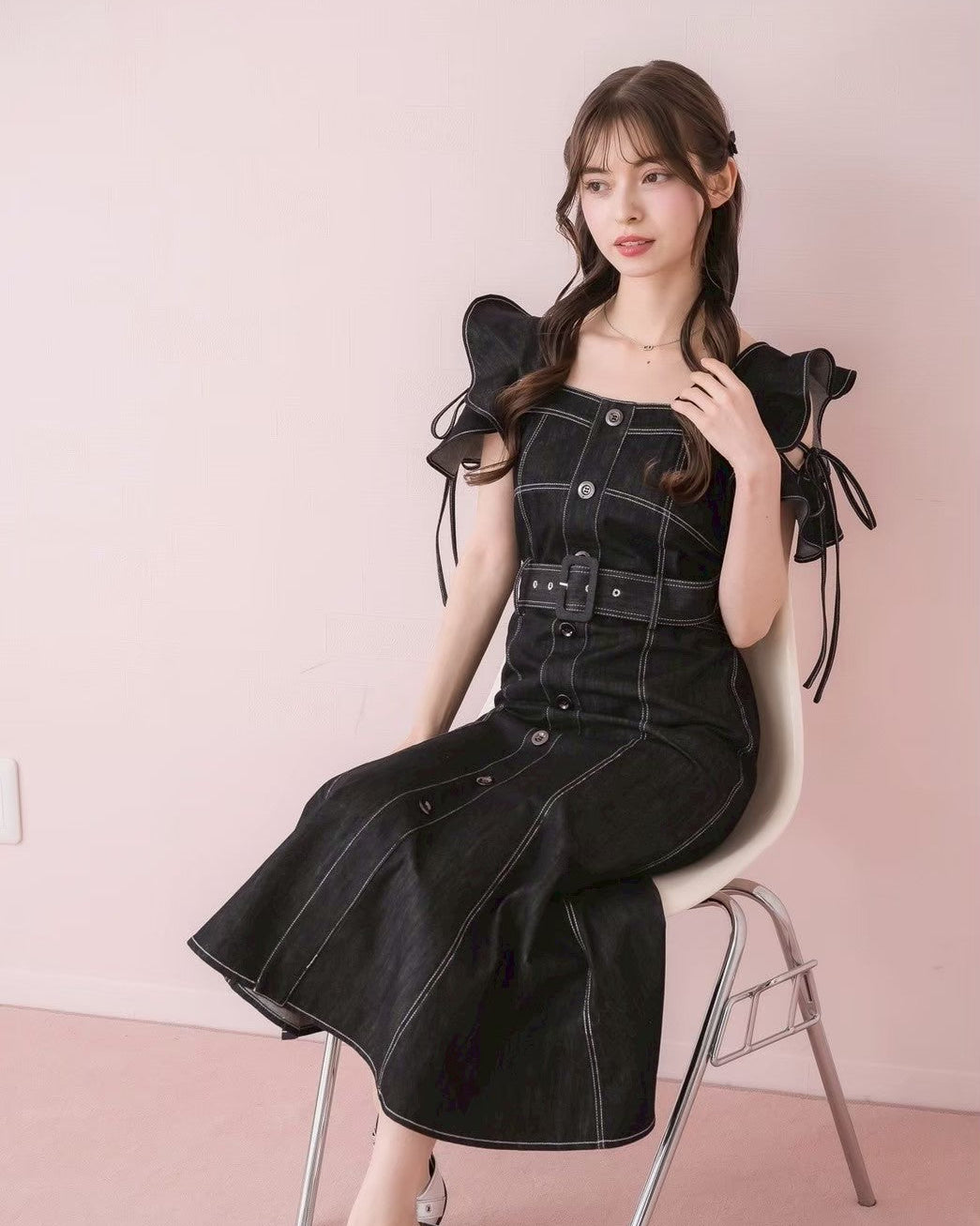 モデル身長：153cm / 着用カラー：ブラックデニム