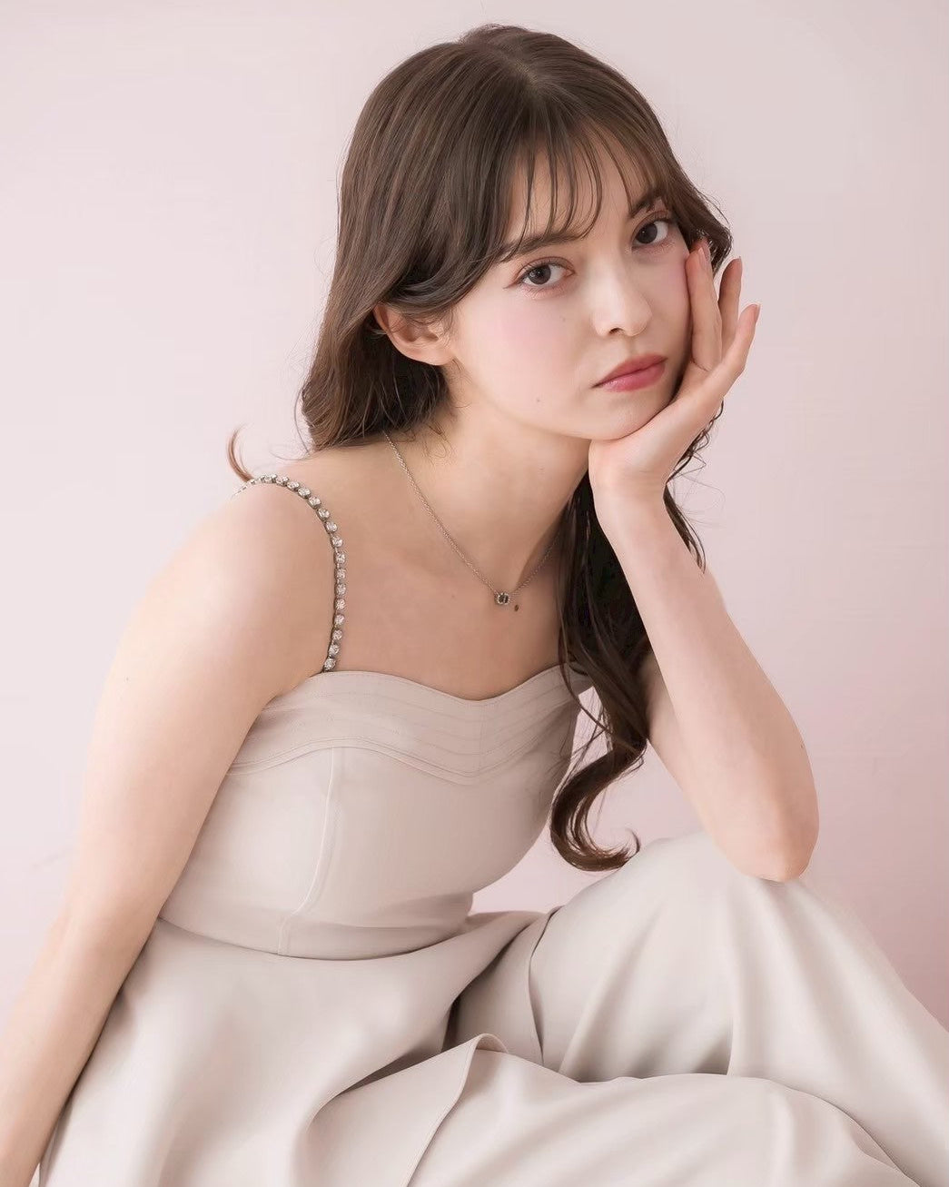 モデル身長：153cm / 着用カラー：ベージュ