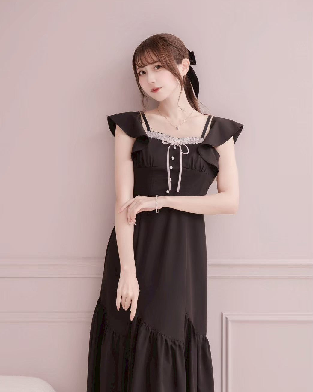 モデル身長：159cm / 着用カラー：ブラック