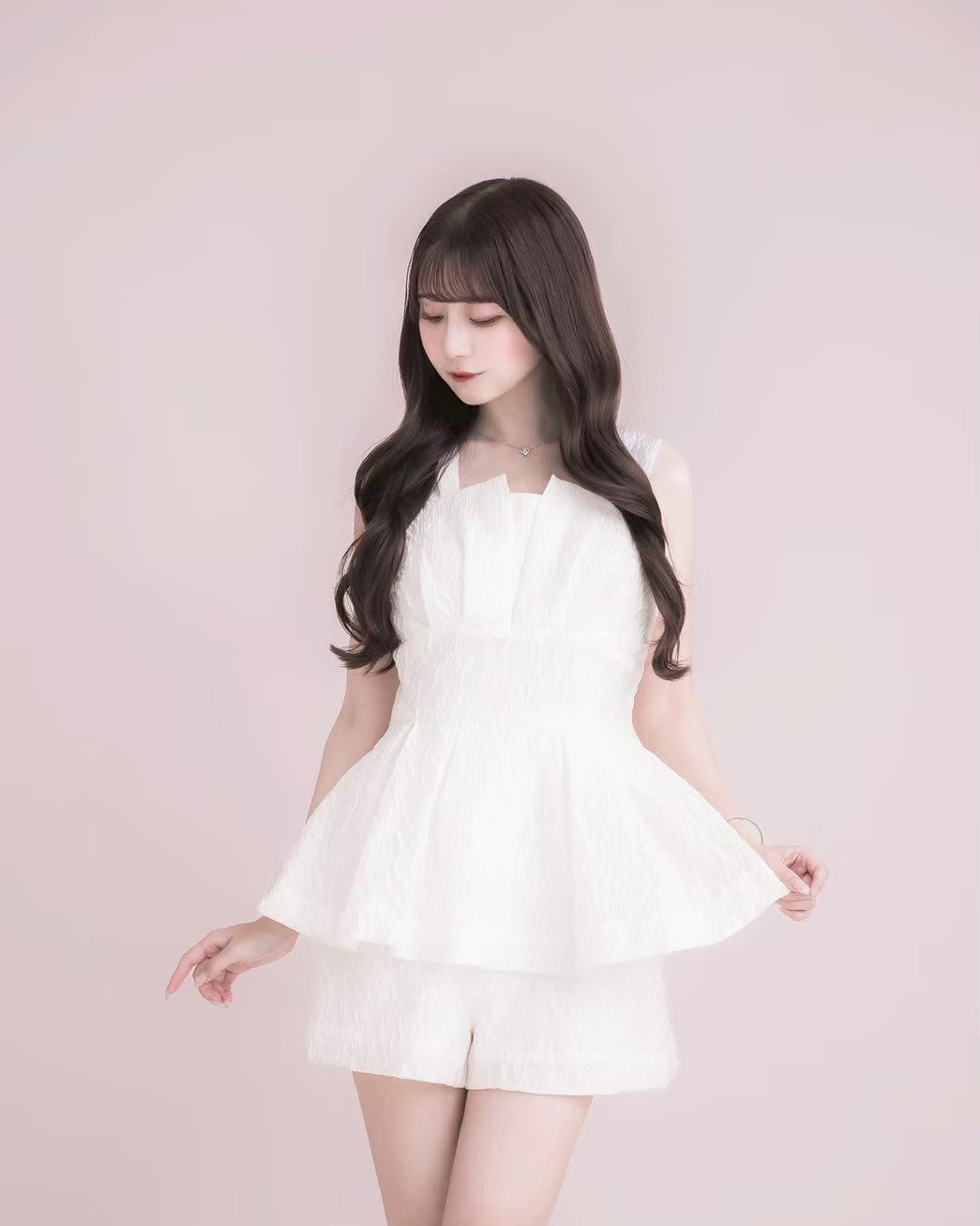 モデル身長：159cm / 着用カラー：アイボリー
