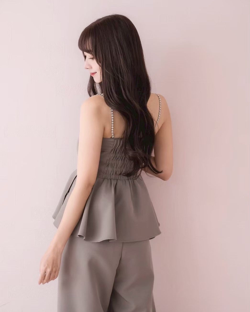 モデル身長：159cm / 着用カラー：グレージュ