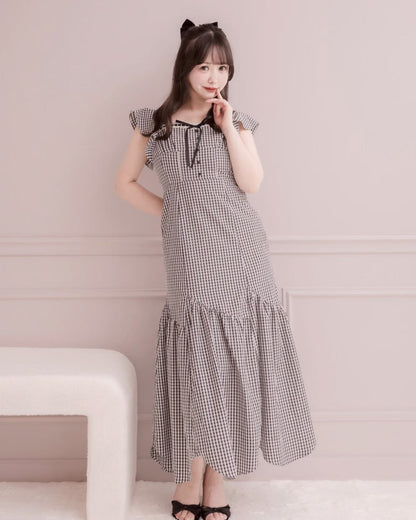 モデル身長：151cm / 着用カラー：ブラックチェック