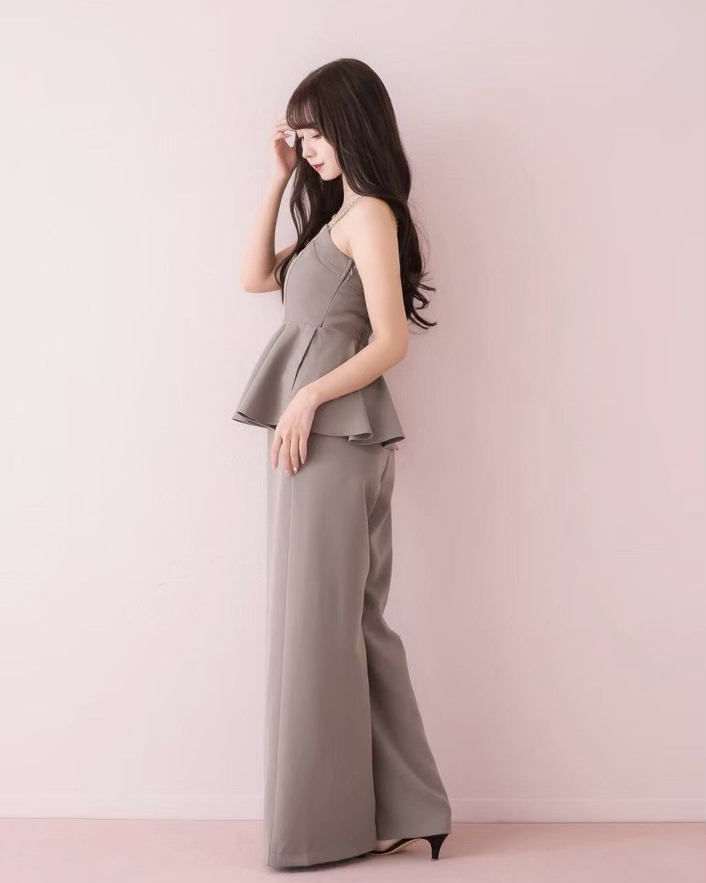 モデル身長：159cm / 着用カラー：グレージュ