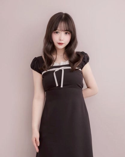 モデル身長：151cm / 着用カラー：ブラック×ホワイト