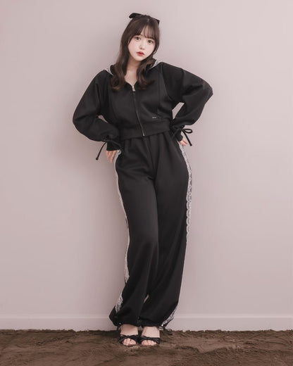 モデル身長：151cm / 着用カラー：ブラック