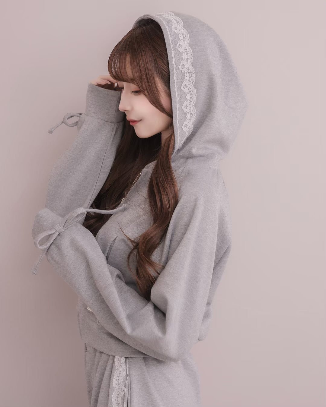 モデル身長：159cm / 着用カラー：グレー