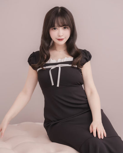 モデル身長：151cm / 着用カラー：ブラック×ホワイト