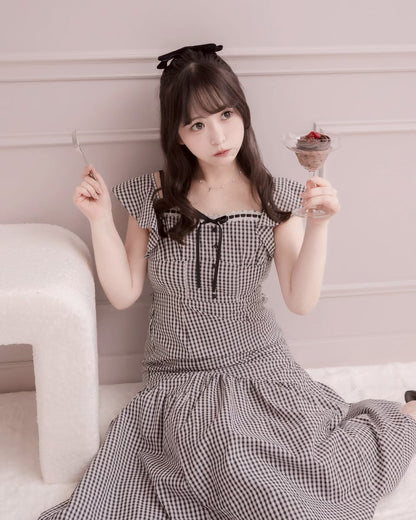 モデル身長：151cm / 着用カラー：ブラックチェック