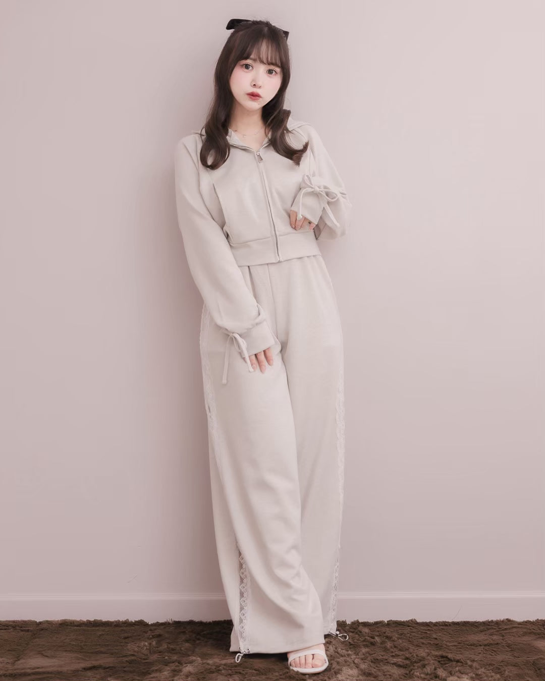 モデル身長：151cm / 着用カラー：ベージュ