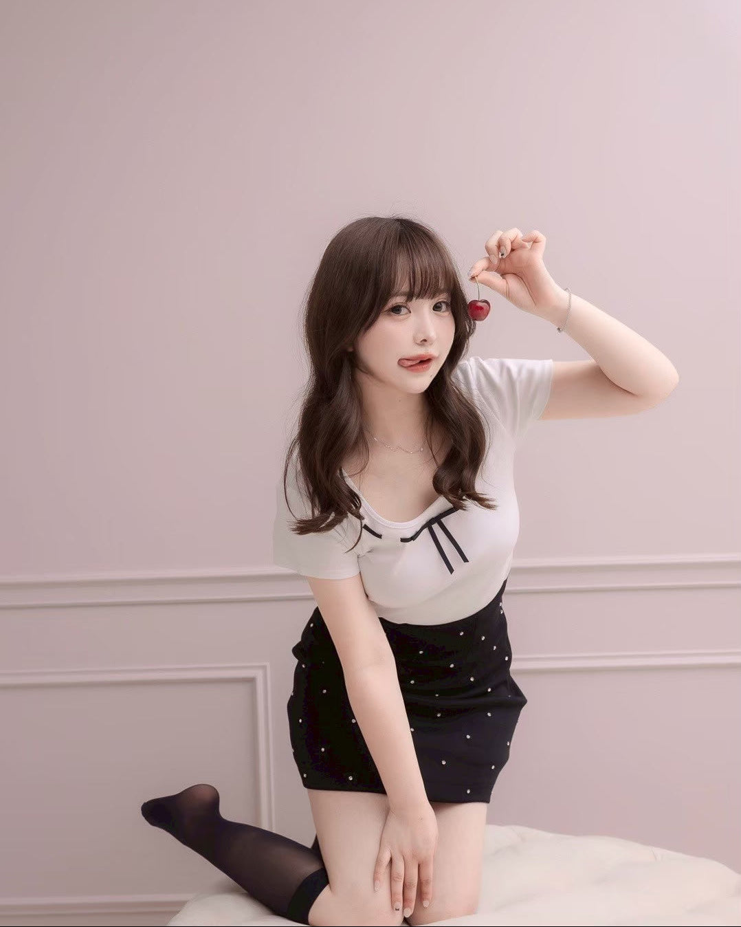モデル身長：151cm / 着用カラー：ホワイト×ブラック