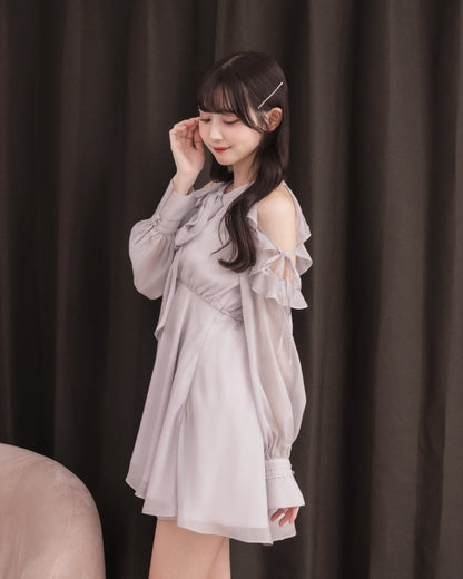 モデル身長：159cm / 着用カラー：ライトブルー