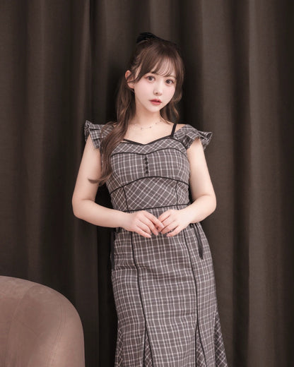 モデル身長：151cm / 着用カラー：グレーチェック