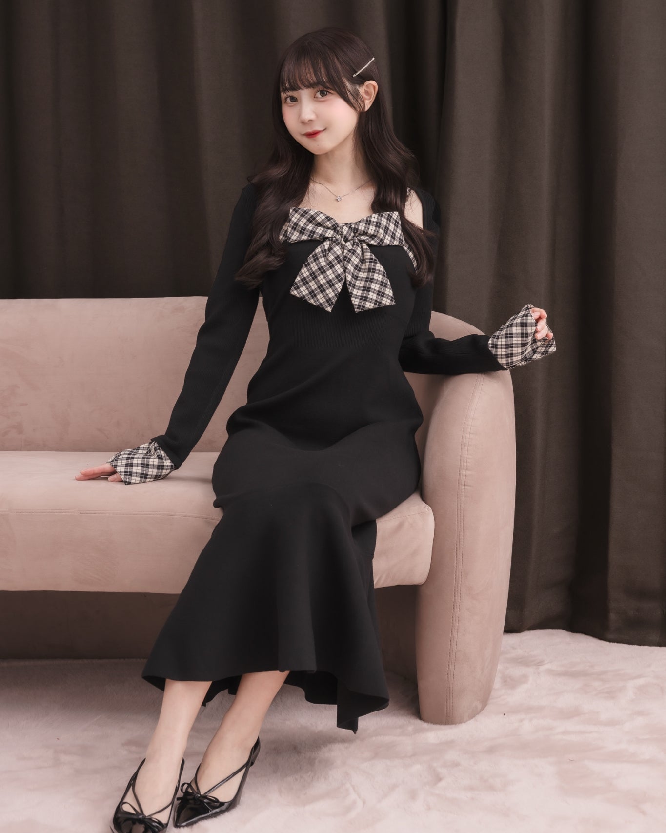 モデル身長：159cm / 着用カラー：ブラック