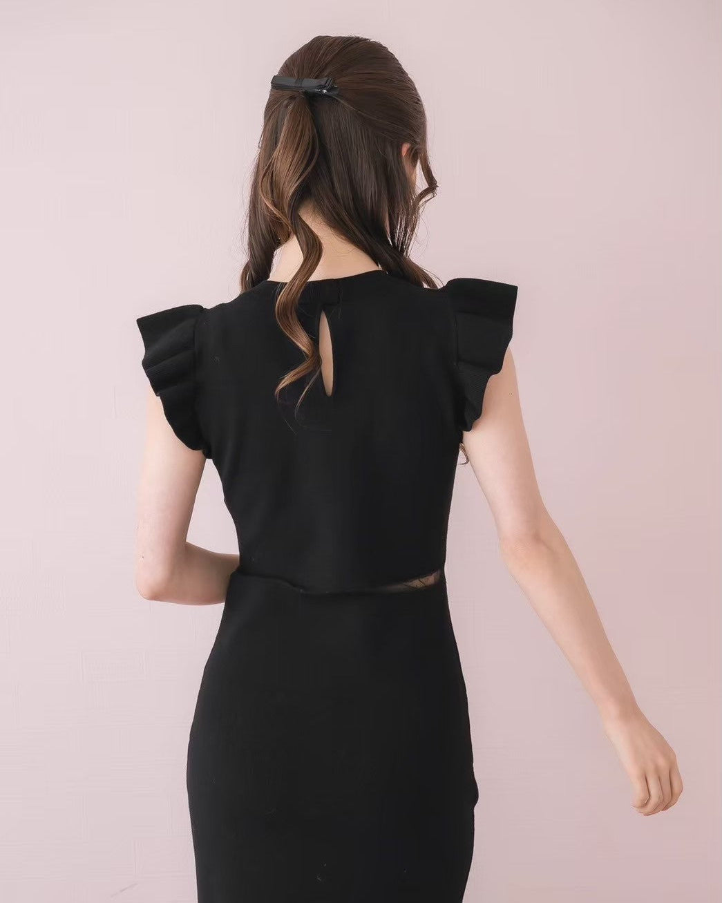 モデル身長：153cm / 着用カラー：ブラック×ピンク