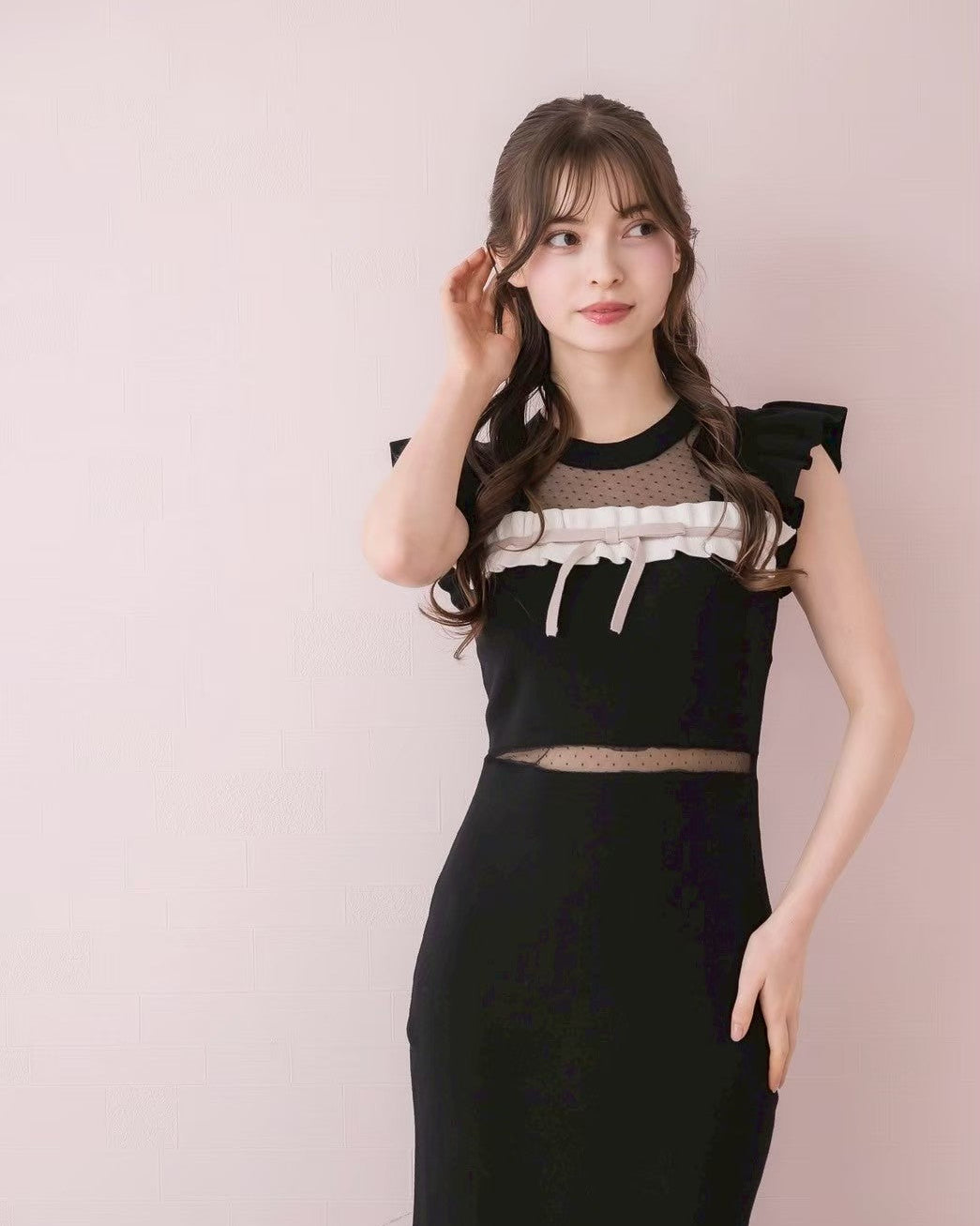 モデル身長：153cm / 着用カラー：ブラック×ピンク