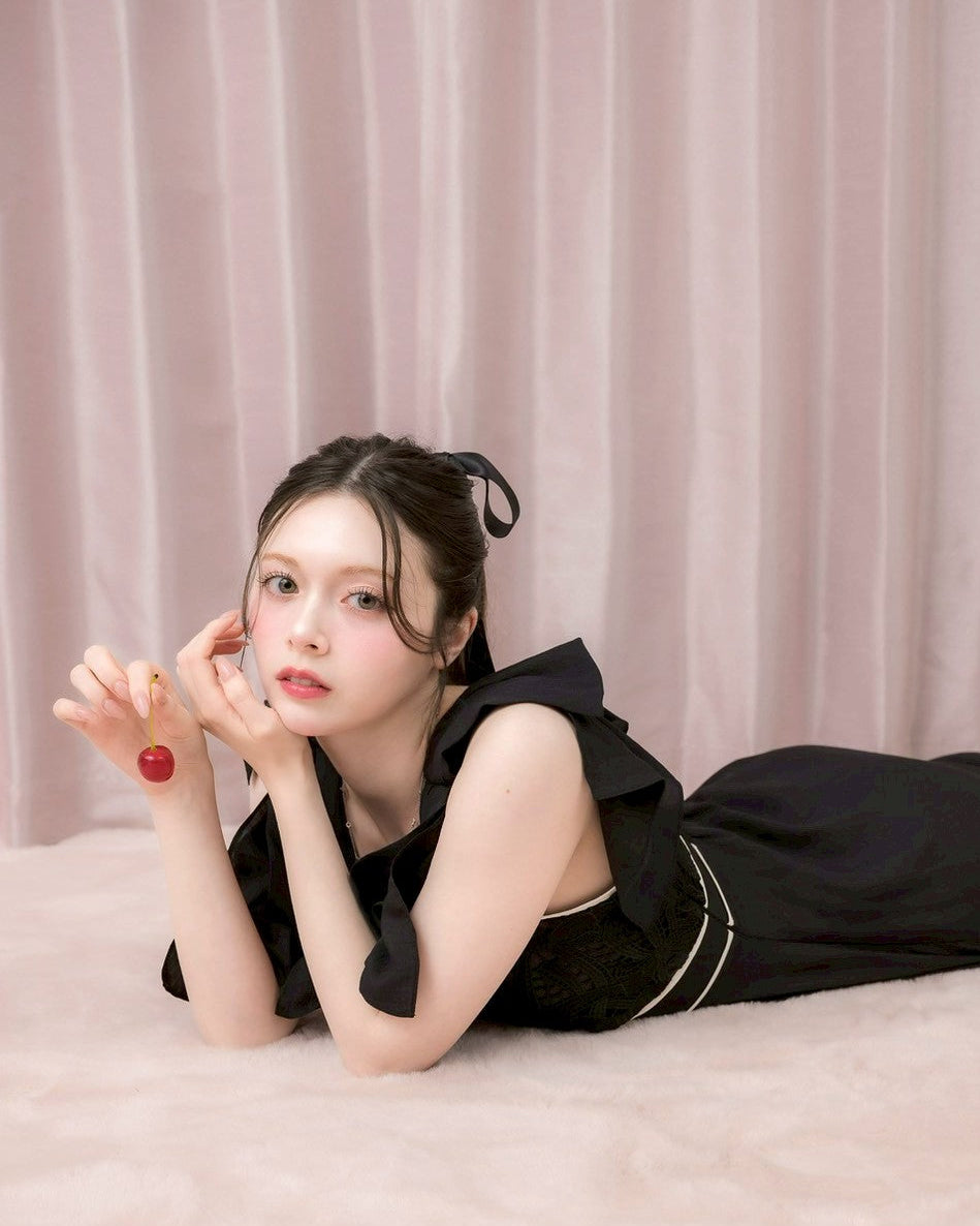 モデル身長：155cm / 着用カラー：ブラック