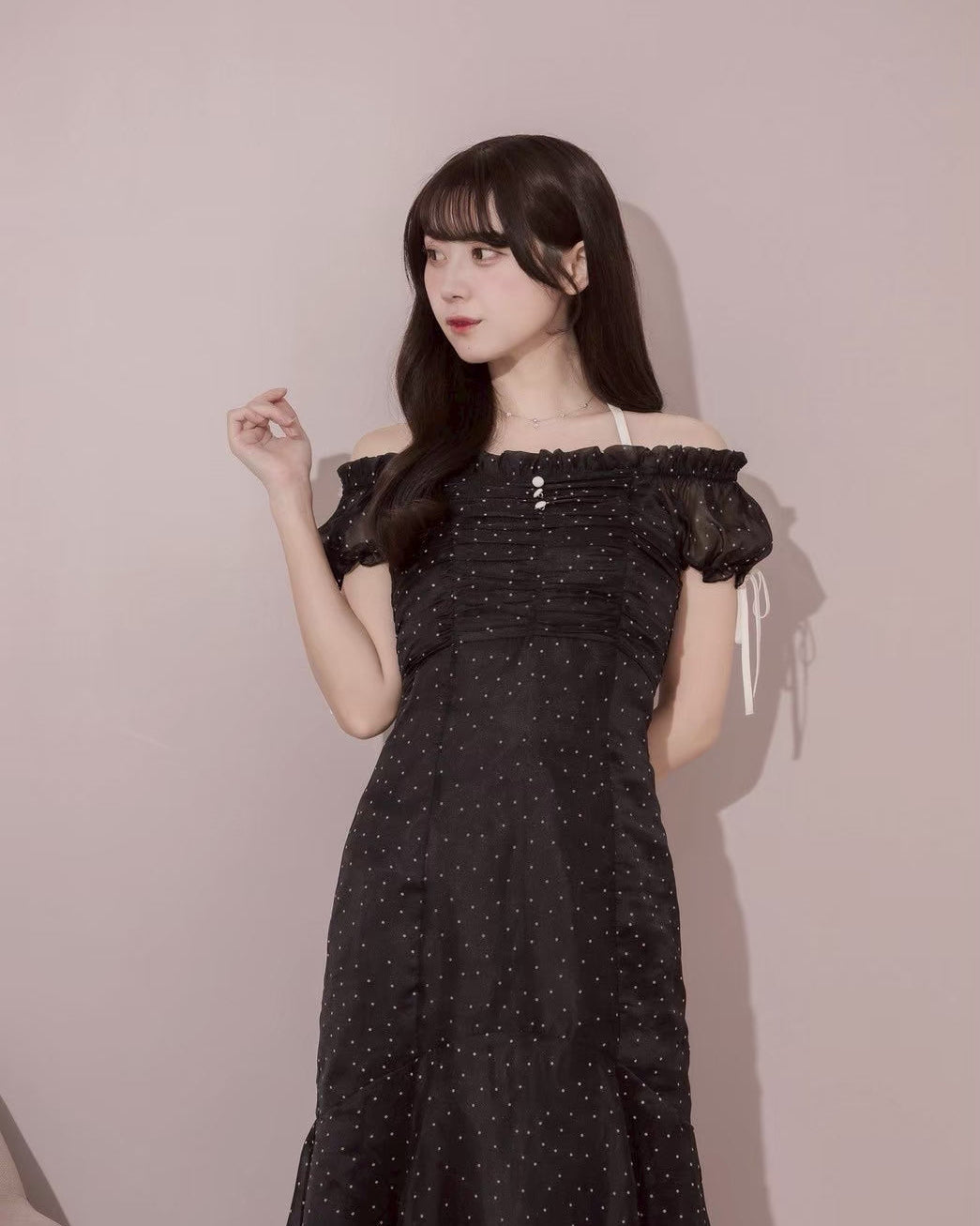 モデル身長：159cm / 着用カラー：ブラックドット