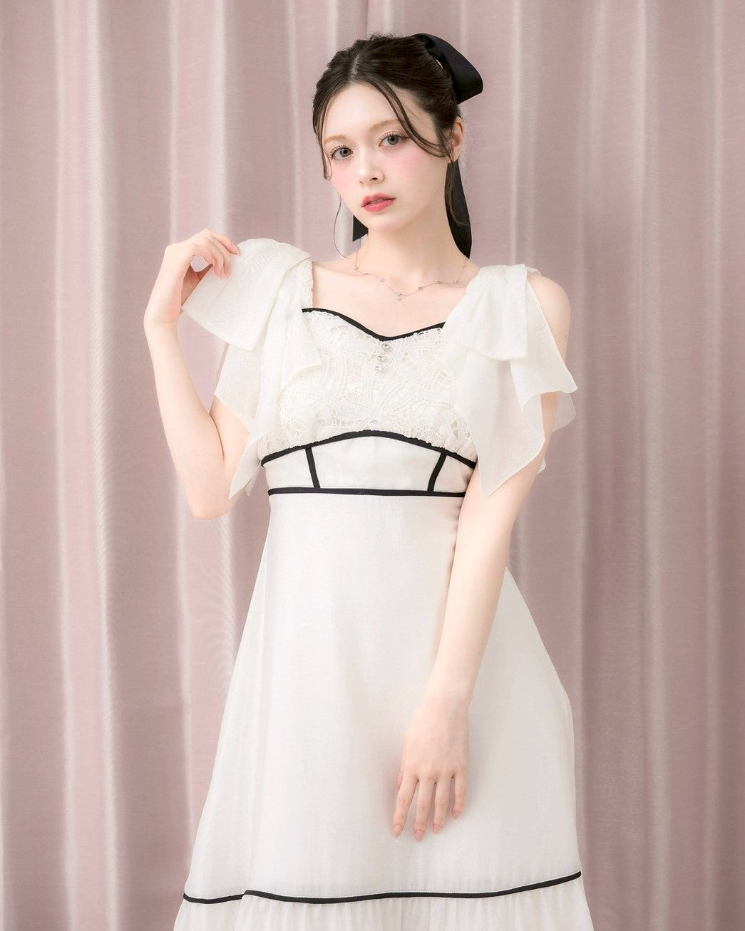 モデル身長：155cm / 着用カラー：ホワイト