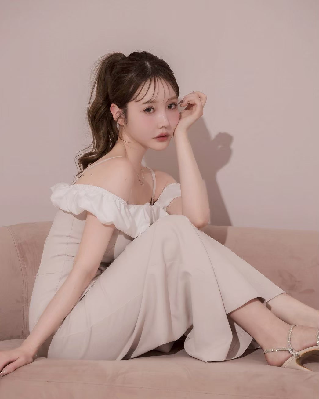 モデル身長：166cm / 着用カラー：ピンクベージュ