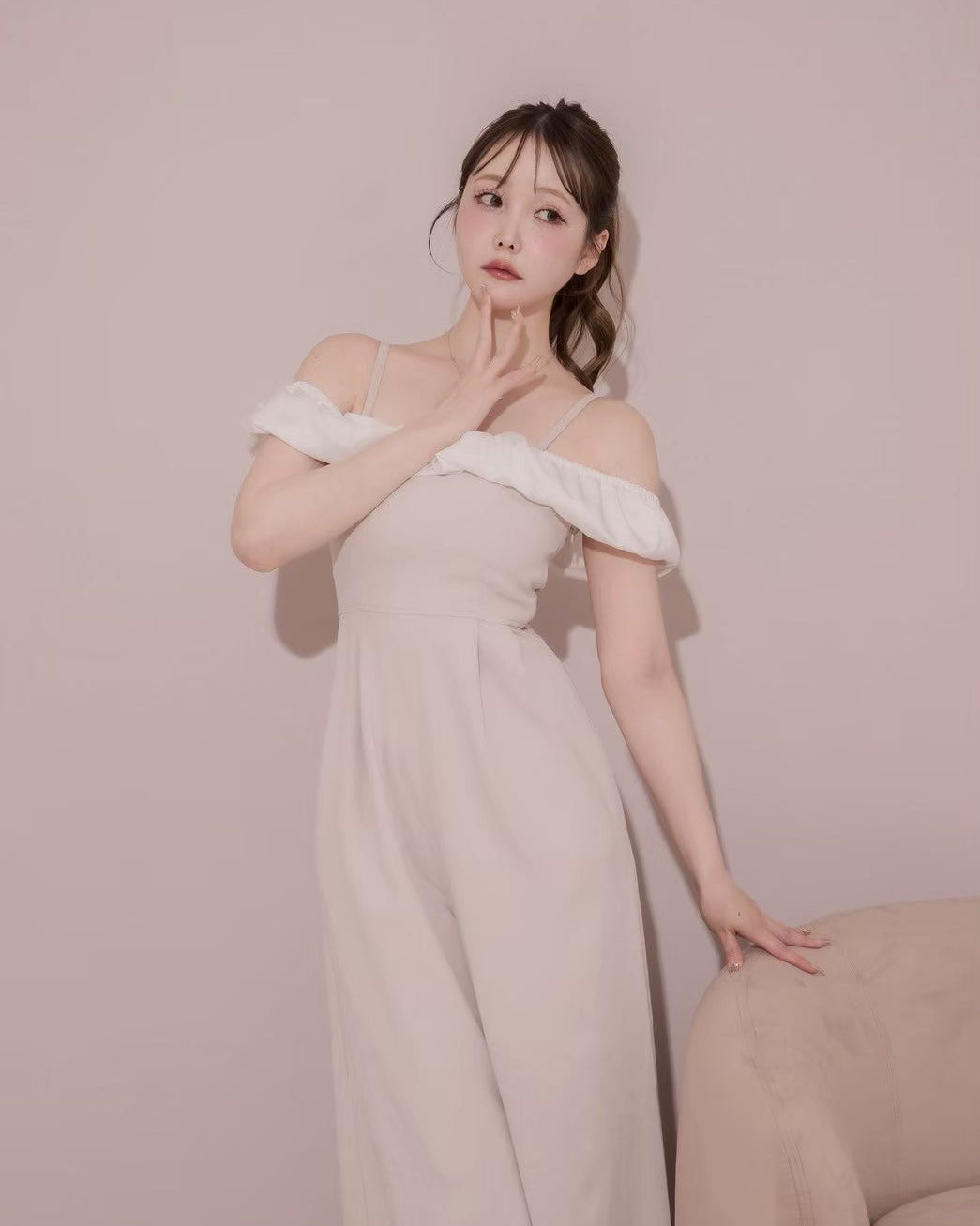 モデル身長：166cm / 着用カラー：ピンクベージュ
