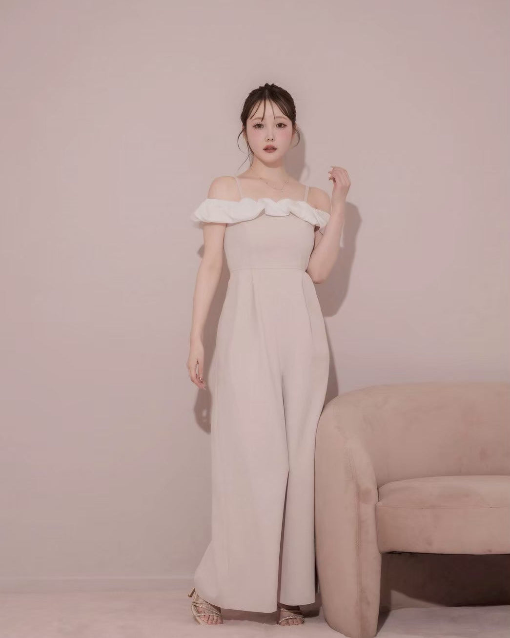 モデル身長：166cm / 着用カラー：ピンクベージュ