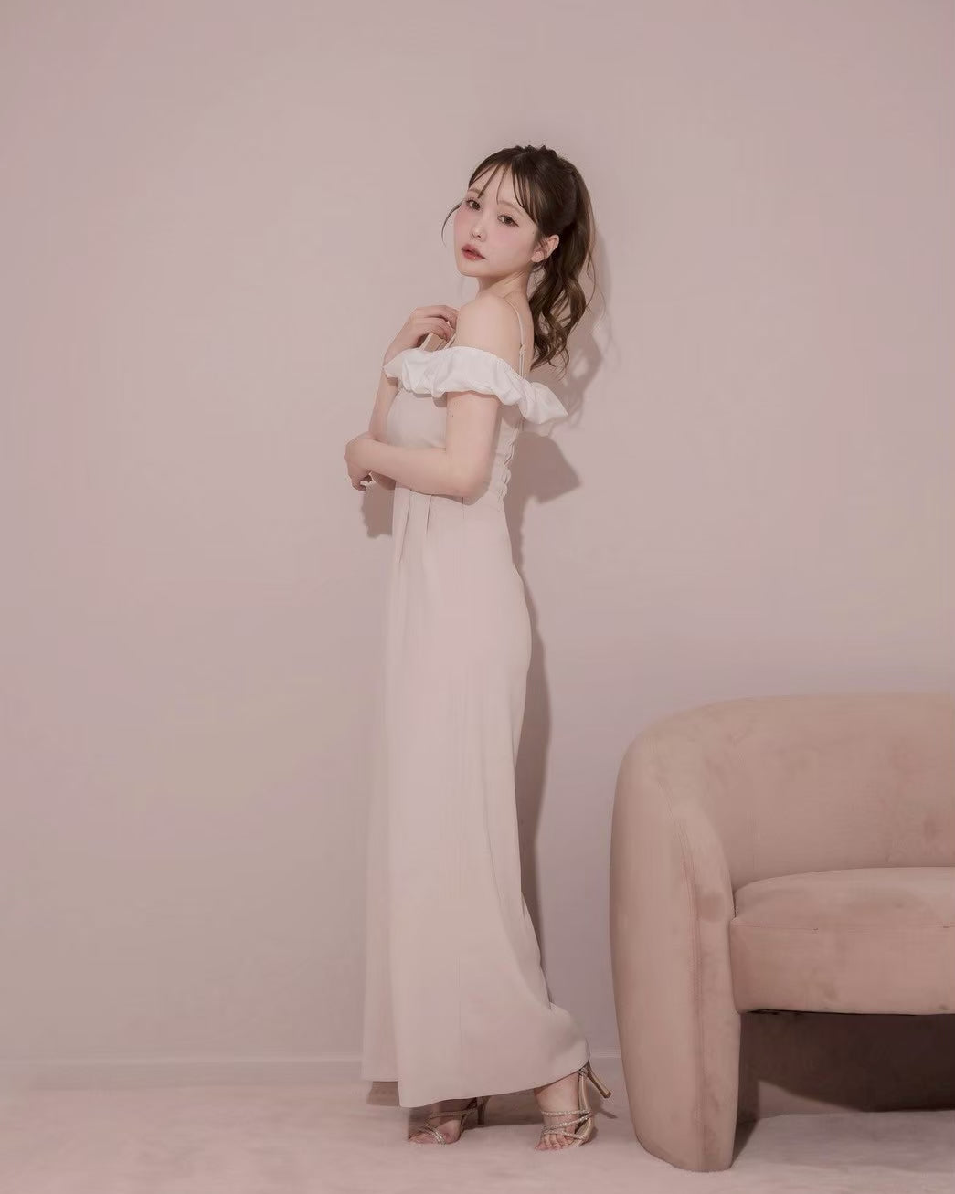 モデル身長：166cm / 着用カラー：ピンクベージュ